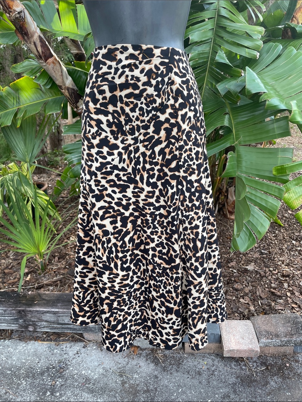 Eloquii  leopard print skirt